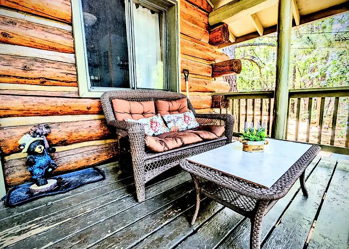 Charming Log In Tall Pines W Large Deck Holiday home *