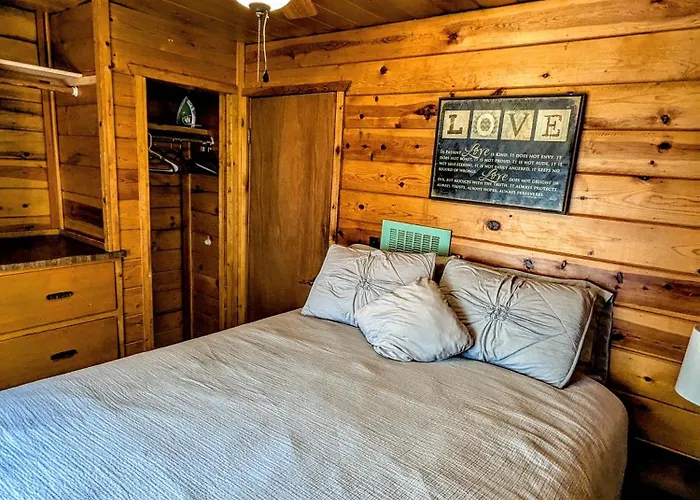 Holiday home Charming Log In Tall Pines W Large Deck *