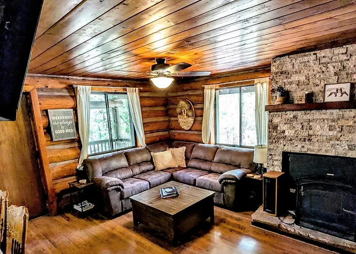 Charming Log In Tall Pines W Large Deck Holiday home